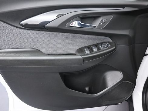 Used 2023 Chevrolet TrailBlazer LS FWD image 11