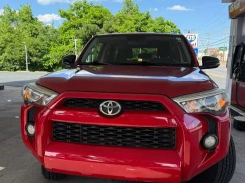 Used 2017 Toyota 4Runner SR5 RWD image 6