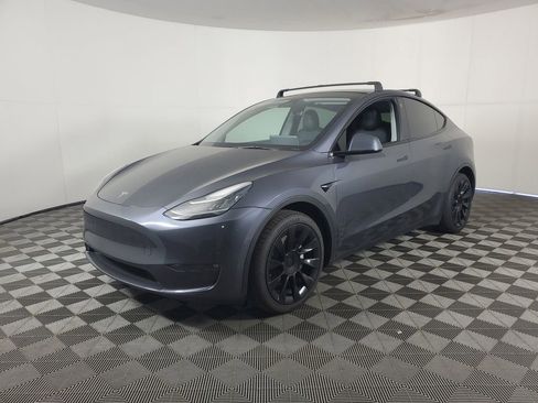 Used 2021 Tesla Model Y Long Range image 8