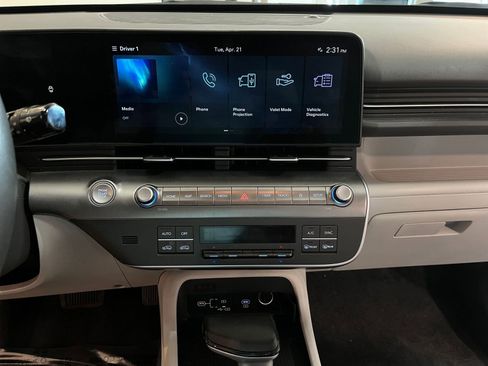 Used 2025 Hyundai Kona SEL image 17