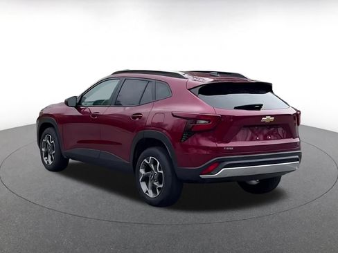 Used 2025 Chevrolet Trax LT image 11