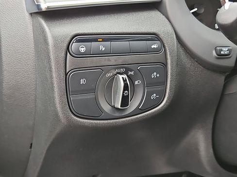 Used 2022 INFINITI QX50 Luxe w/ Appearance Package image 25