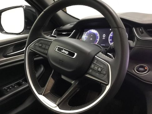 Used 2024 Jeep Grand Cherokee Limited AWD/4WD image 38