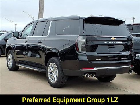 New 2026 Chevrolet Suburban Premier image 4