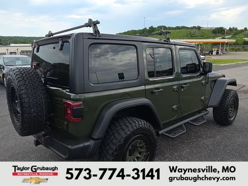 Used 2021 Jeep Wrangler Unlimited Rubicon w/ LED Lighting Group AWD/4WD image 8
