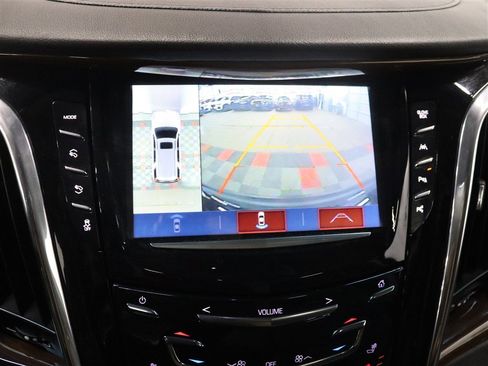 Used 2018 Cadillac Escalade ESV Luxury AWD/4WD image 34