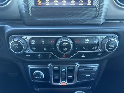 Used 2021 Jeep Wrangler Unlimited Sport AWD/4WD image 18