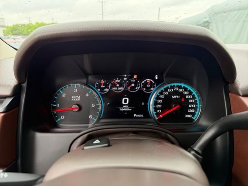 Used 2018 Chevrolet Tahoe Premier RWD image 14