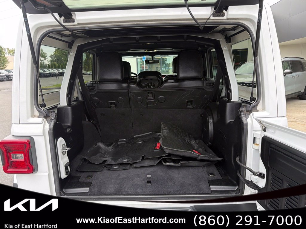 Used 2021 Jeep Wrangler Unlimited Rubicon AWD/4WD image 16