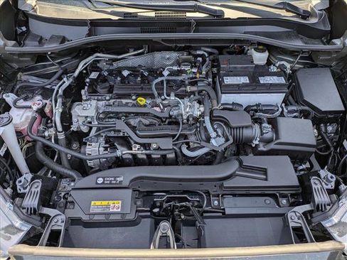 Used 2025 Toyota Corolla Cross L FWD image 21