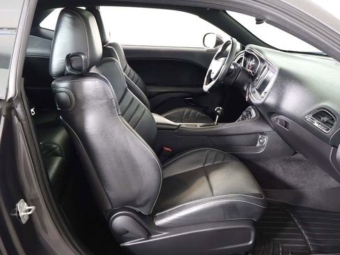 Used 2016 Dodge Challenger SRT Hellcat image 31