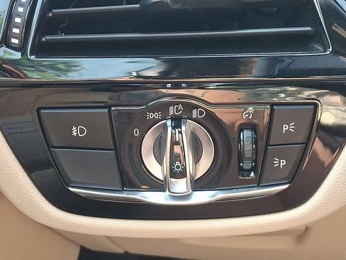 Used 2018 BMW 530i xDrive AWD/4WD image 24