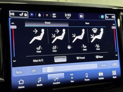 Used 2025 Chrysler Pacifica Limited FWD image 17
