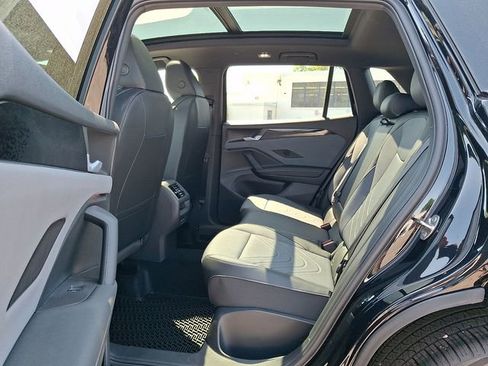 New 2026 Volkswagen Tiguan SE R-Line FWD image 5