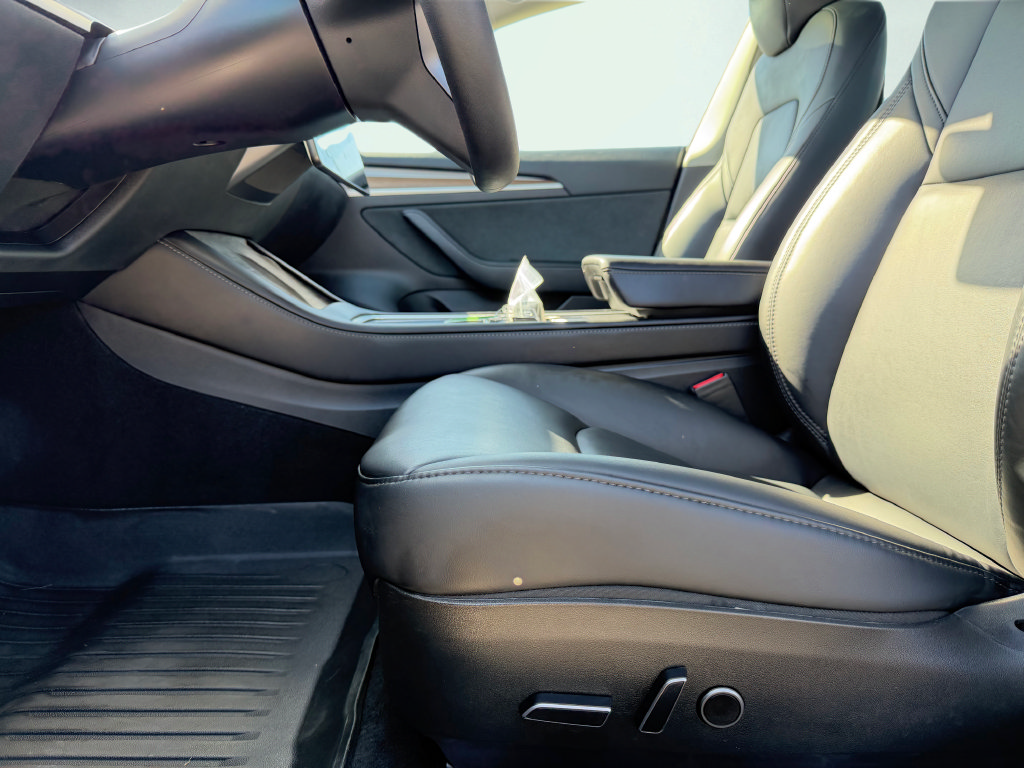Used 2023 Tesla Model 3 Standard Range RWD image 22