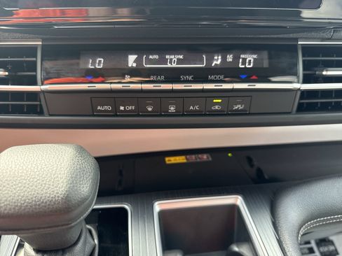 Certified 2026 Toyota Sienna LE FWD image 16