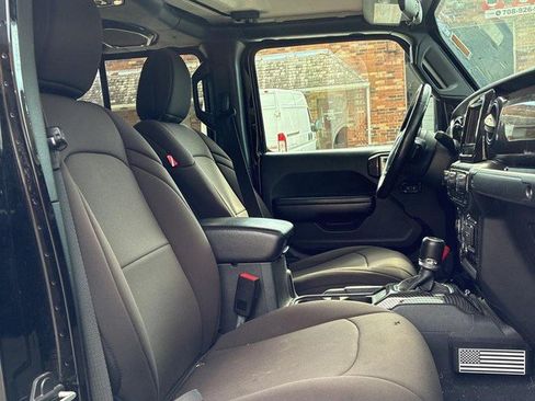 Used 2020 Jeep Gladiator Sport AWD/4WD image 9