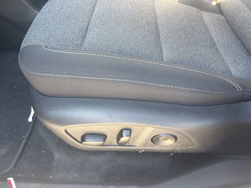 Used 2025 GMC Acadia Elevation image 19