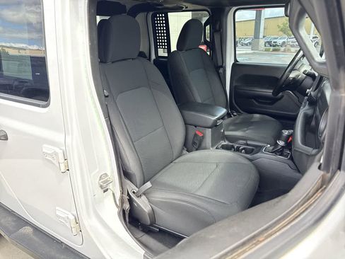 Used 2021 Jeep Gladiator Sport AWD/4WD image 14