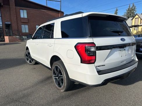 Used 2021 Ford Expedition Limited image 3