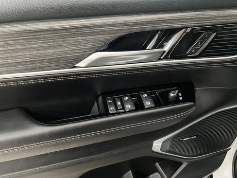 Used 2024 Jeep Wagoneer L Series II w/ Premium Group I image 28