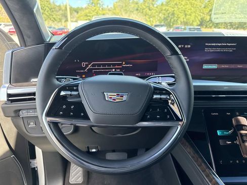 New 2026 Cadillac Escalade Platinum Luxury w/ LPO, Floor Liner Package image 27