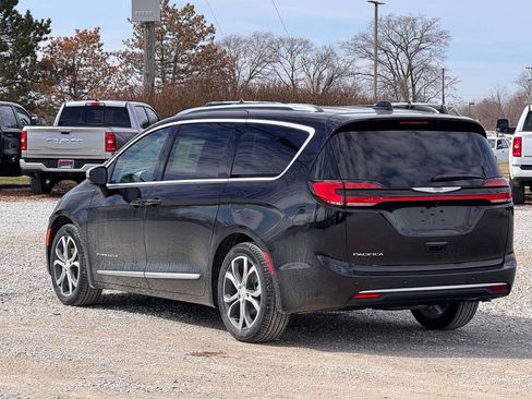 New 2026 Chrysler Pacifica Pinnacle FWD image 8