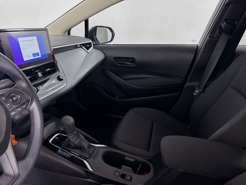 Used 2025 Toyota Corolla LE FWD image 34
