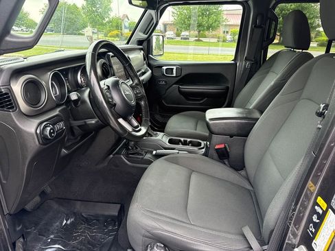 Used 2021 Jeep Gladiator Sport AWD/4WD image 9