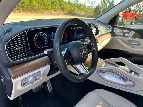 Certified 2024 Mercedes-Benz GLS 450 4MATIC image 17