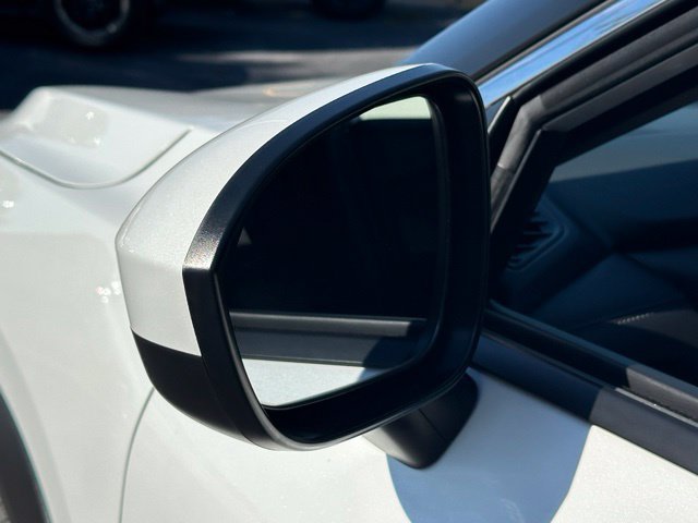Certified 2025 Nissan Rogue SV AWD/4WD image 9