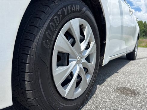 Used 2015 Toyota Corolla L FWD image 9