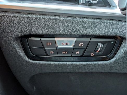 Used 2025 BMW 230i Coupe w/ M Sport Package image 18