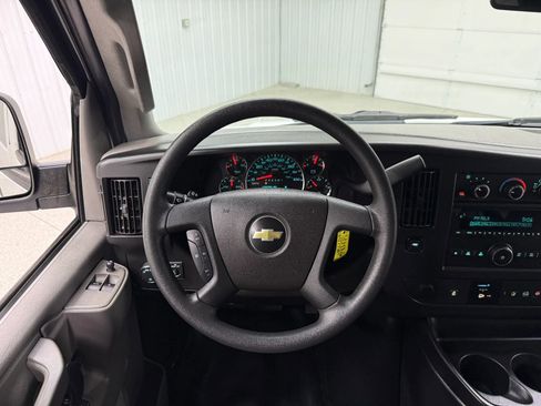 Used 2018 Chevrolet Express 2500 LS w/ Driver Convenience Package RWD image 19
