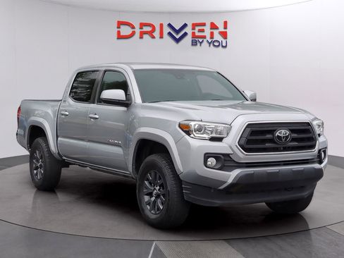 Used 2023 Toyota Tacoma SR5 AWD/4WD image 7
