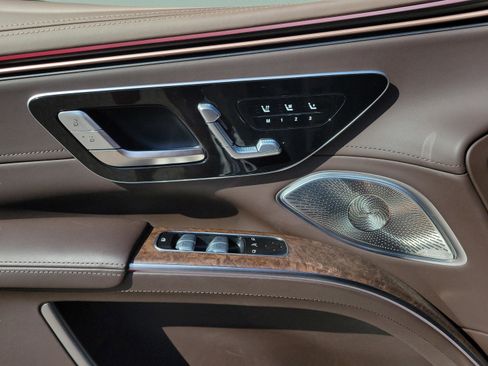 Used 2024 Mercedes-Benz Maybach EQS 680 4MATIC image 20