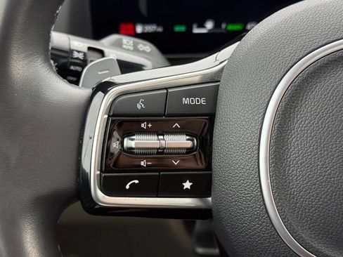 Used 2025 Kia Carnival SX FWD image 12