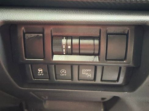 Used 2022 Subaru Crosstrek 2.0i Premium w/ Moonroof Package image 26