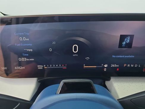 Used 2025 Buick Enclave Avenir w/ Super Cruise Package FWD image 27