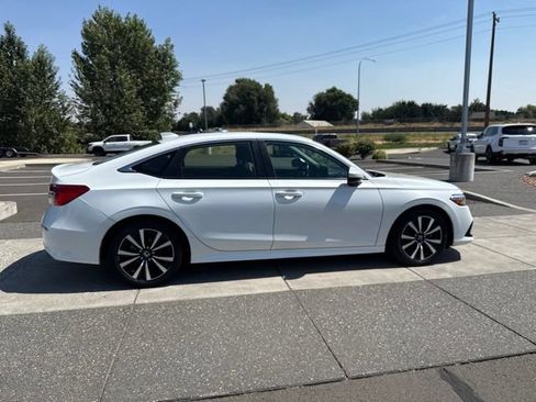 Used 2022 Honda Civic EX image 4