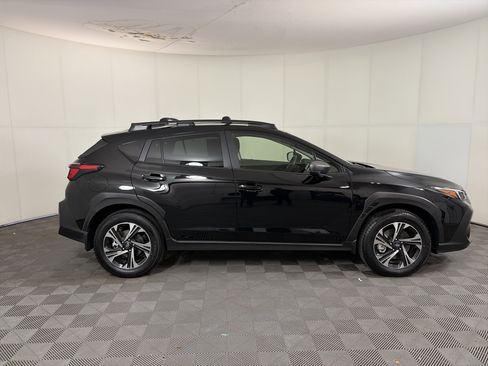 Used 2024 Subaru Crosstrek 2.0i Premium image 4