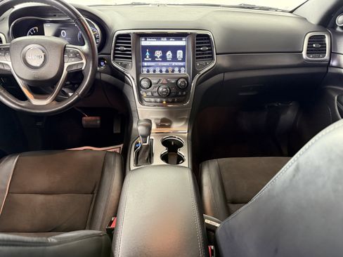 Used 2018 Jeep Grand Cherokee Altitude image 10