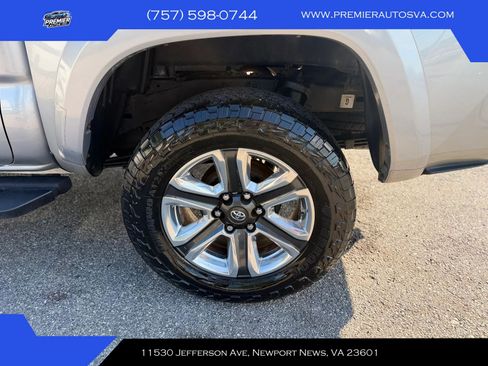 Used 2016 Toyota Tacoma Limited w/ Towing Package AWD/4WD image 4