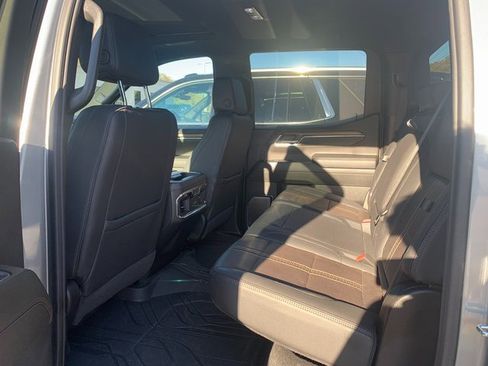 Used 2024 Chevrolet Silverado 1500 High Country image 13