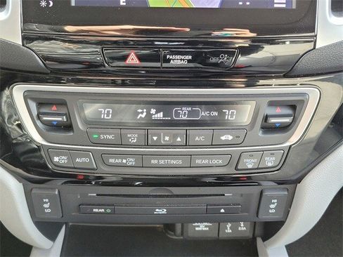 Used 2017 Honda Pilot Touring image 21