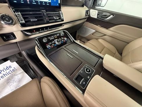 Used 2023 Lincoln Navigator L Reserve AWD/4WD image 26