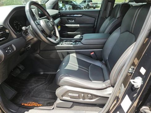 Certified 2025 Honda Pilot TrailSport image 16