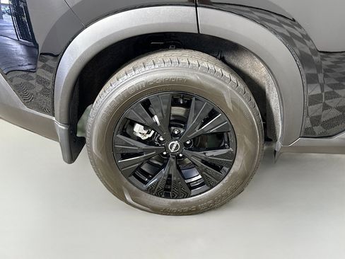 Used 2023 Nissan Rogue SV w/ SV Premium B Package FWD image 33