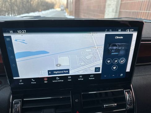 Used 2024 Lincoln Navigator L 4WD image 16