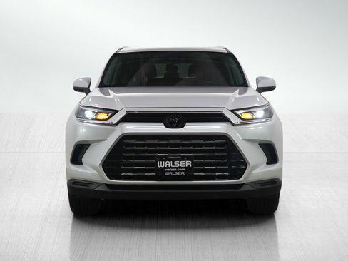 Used 2024 Toyota Grand Highlander XLE image 8